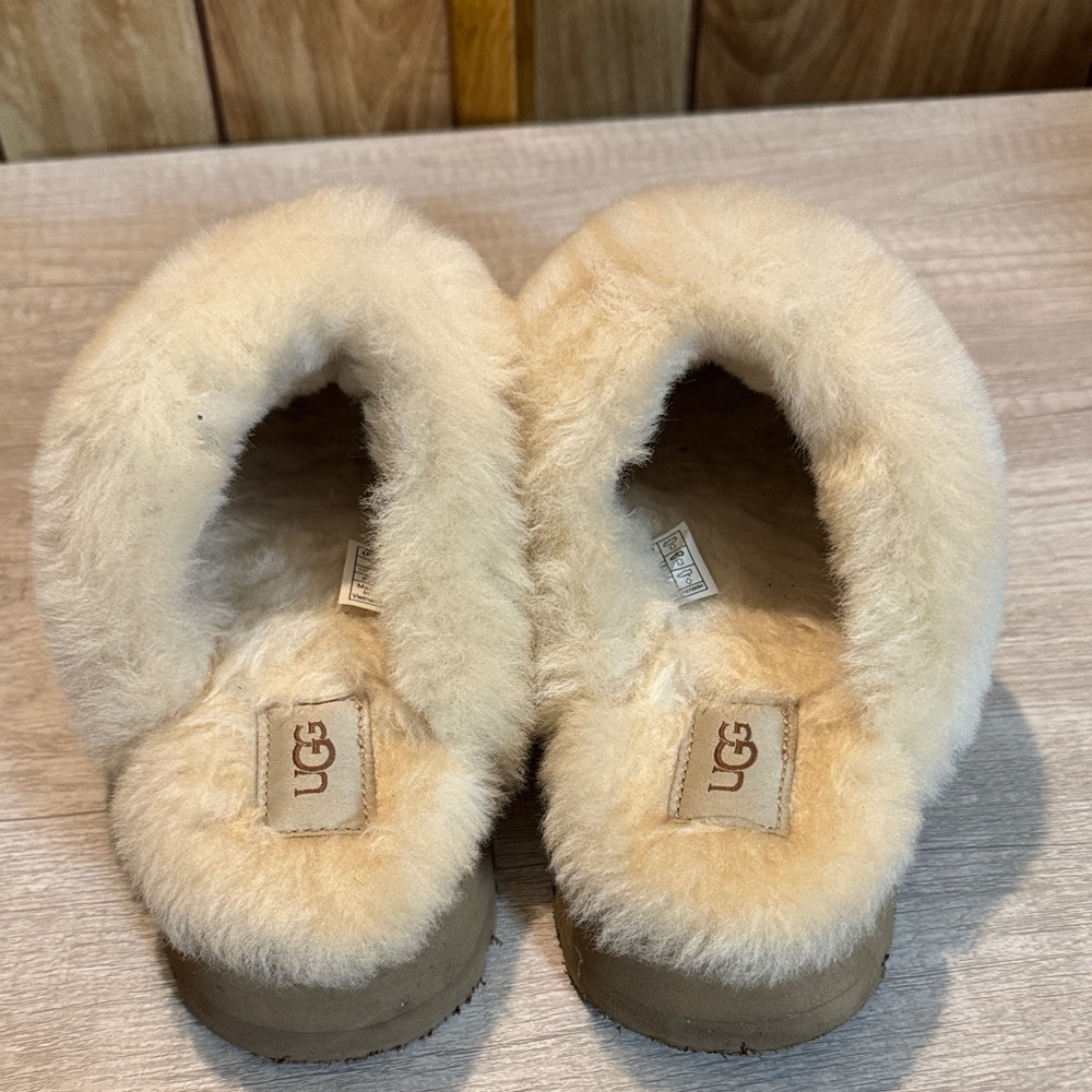 UGG Chestnut Suede Slippers with Cream Sheepskin - Picture 4 of 7